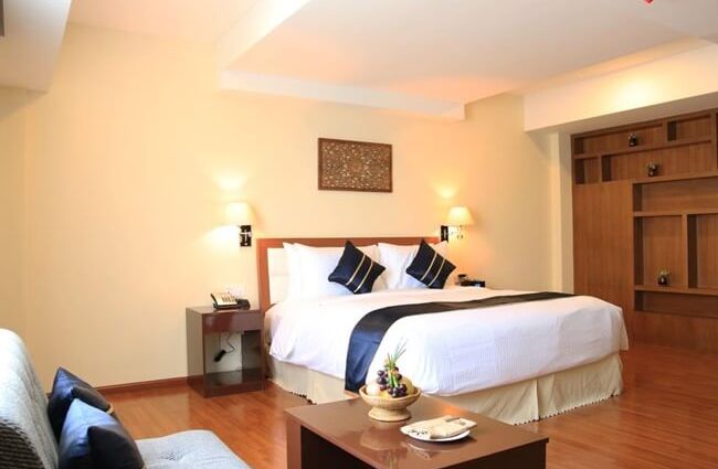 eastern palace hotel 7