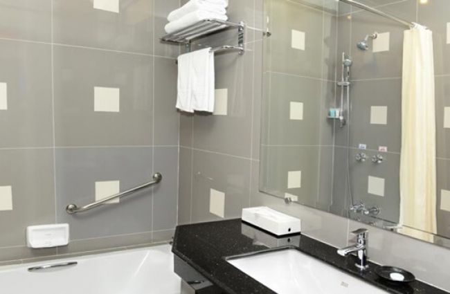 hotel grand united ahlone 8