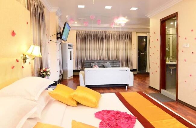 hotel grand united ahlone 15