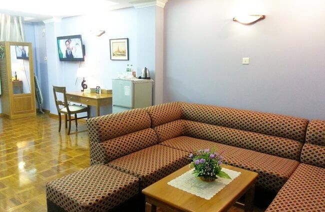 grand laurel hotel 8